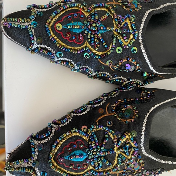 Year Yi Ai Er Sequence Beaded Miles Slides 35 - Picture 3 of 8